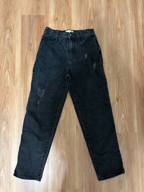 Universal Thread Black Distressed Jeans